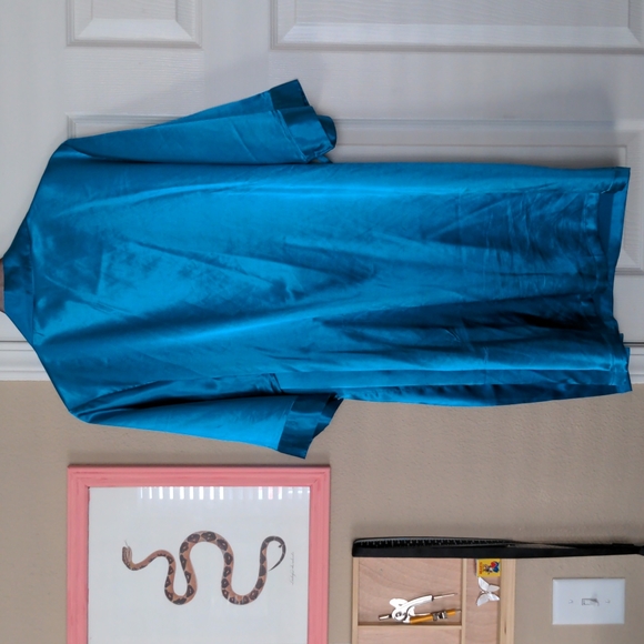 Vintage Style Monogram "L" Robe - Picture 4 of 5